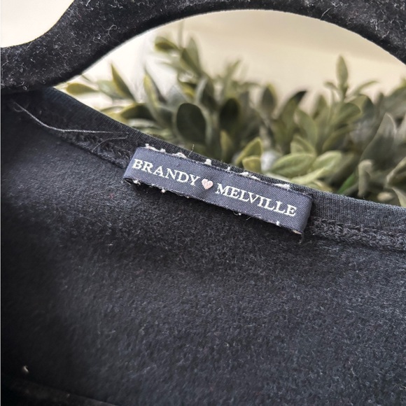 Brandy Melville Black Long Sleeve Crop Top - Picture 2 of 2